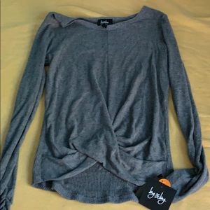 Grey long sleeve sweater/shirt